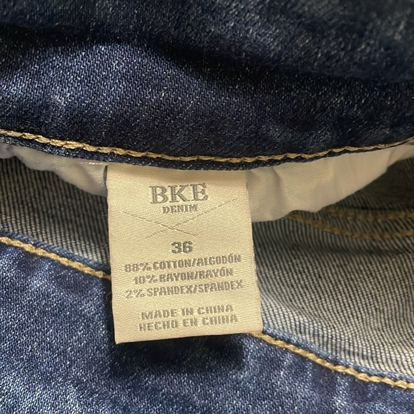 Buckle BKE Denim Jean Shorts Women's Size 36 x 3" Stretch Distressed Fray Hem - Picture 7 of 11